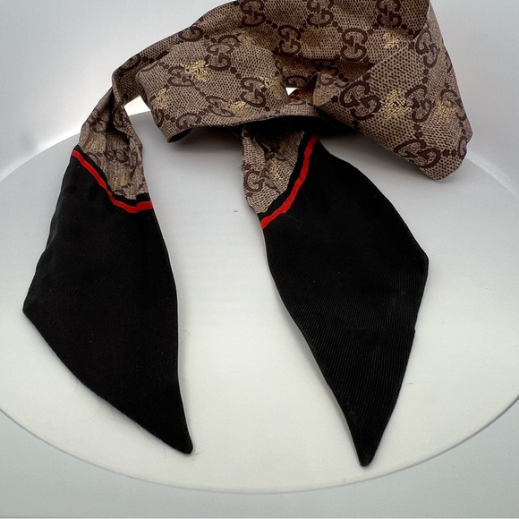 Gucci Silk Neck Bow Bee x GG Pattern Brown Beige Women's Fashion Scarf - Picture 5 of 6